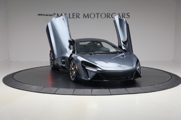 New 2026 McLaren Artura Performance for sale $305,700 at Bentley Greenwich in Greenwich CT 06830 19
