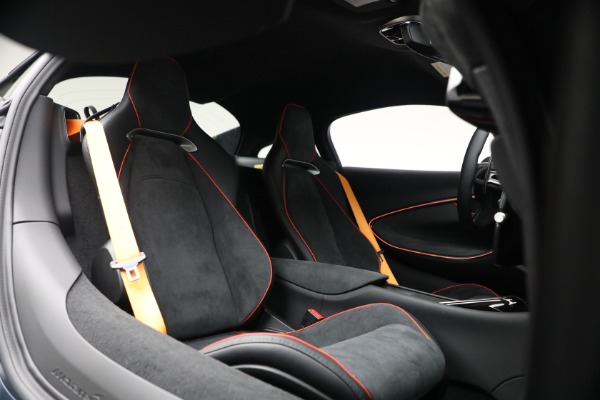 New 2026 McLaren Artura Performance for sale $305,700 at Bentley Greenwich in Greenwich CT 06830 23