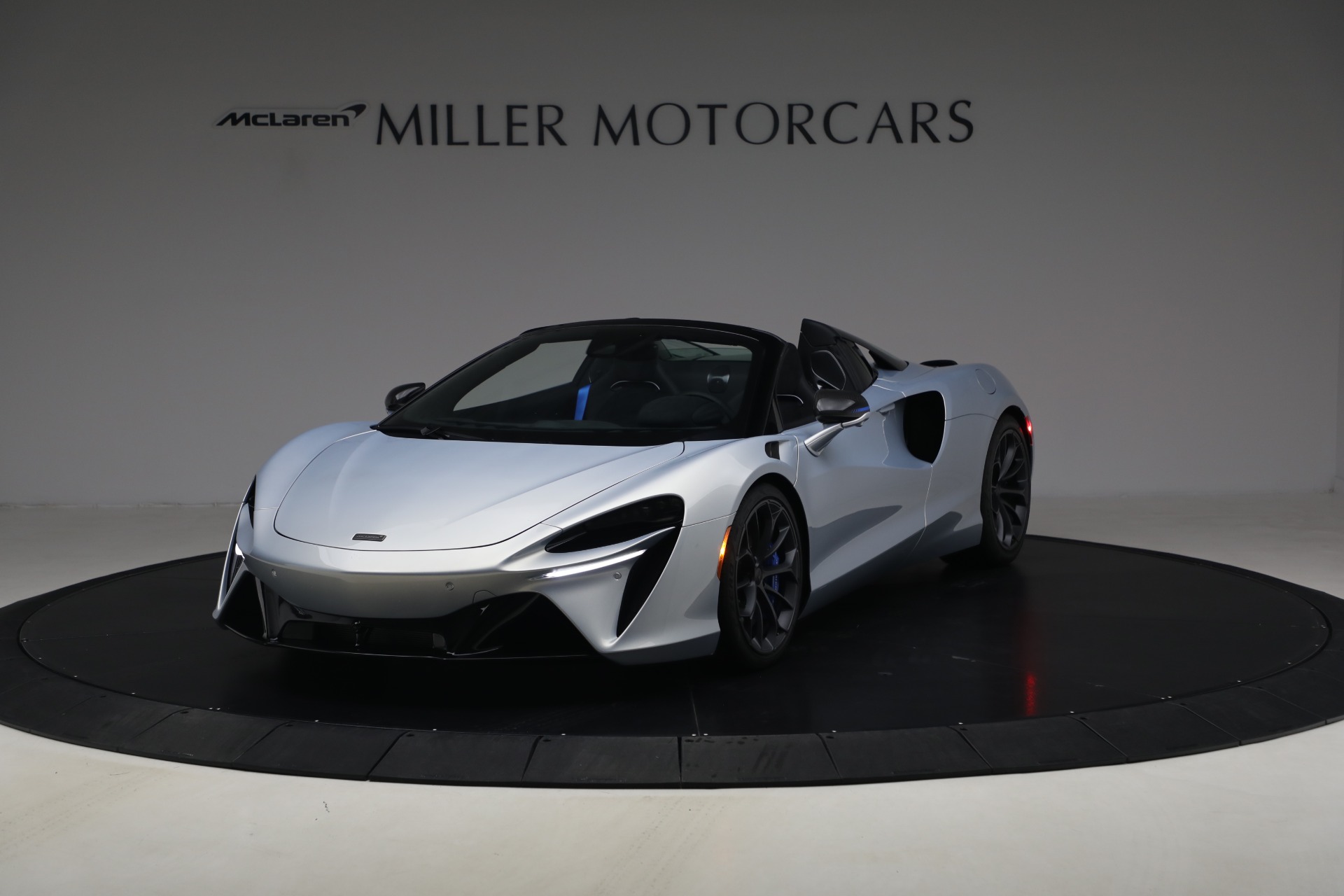 New 2026 McLaren Artura Spider Performance for sale $345,150 at Bentley Greenwich in Greenwich CT 06830 1