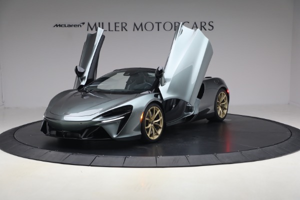 New 2026 McLaren Artura Spider Performance for sale $337,300 at Bentley Greenwich in Greenwich CT 06830 13