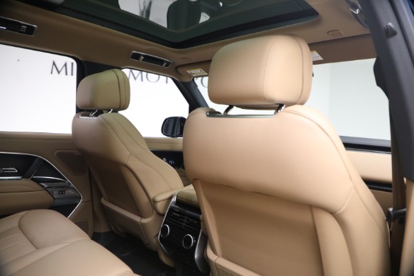 Used 2025 Land Rover Range Rover P530 SE for sale Sold at Bentley Greenwich in Greenwich CT 06830 19