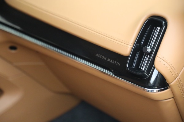 New 2026 Aston Martin DBX 707 for sale $337,500 at Bentley Greenwich in Greenwich CT 06830 24