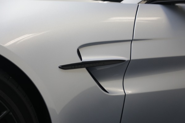 New 2026 Aston Martin Vantage Roadster for sale $274,300 at Bentley Greenwich in Greenwich CT 06830 27
