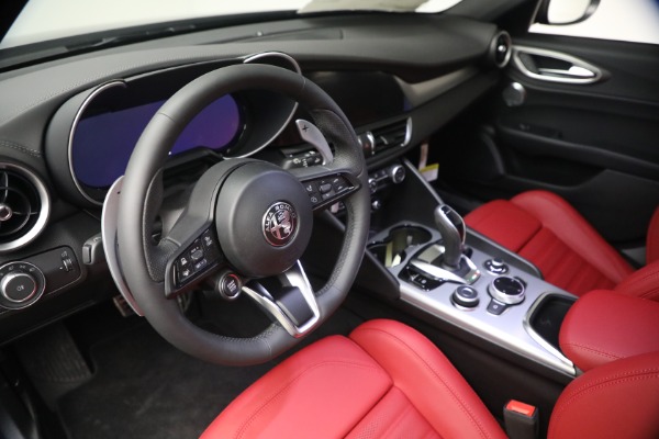 New 2026 Alfa Romeo Giulia VELOCE for sale $57,041 at Bentley Greenwich in Greenwich CT 06830 15