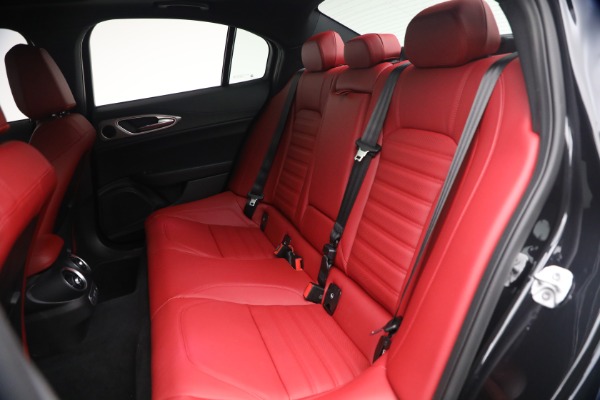 New 2026 Alfa Romeo Giulia VELOCE for sale $57,041 at Bentley Greenwich in Greenwich CT 06830 17