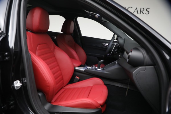 New 2026 Alfa Romeo Giulia VELOCE for sale $57,041 at Bentley Greenwich in Greenwich CT 06830 19