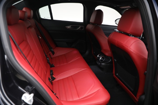 New 2026 Alfa Romeo Giulia VELOCE for sale $57,041 at Bentley Greenwich in Greenwich CT 06830 20