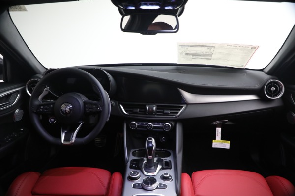 New 2026 Alfa Romeo Giulia VELOCE for sale $57,041 at Bentley Greenwich in Greenwich CT 06830 22