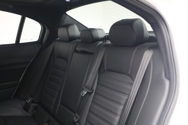 New 2026 Alfa Romeo Giulia for sale $43,000 at Bentley Greenwich in Greenwich CT 06830 21