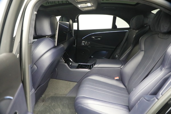 Used 2023 Bentley Flying Spur V8 for sale $143,900 at Bentley Greenwich in Greenwich CT 06830 25