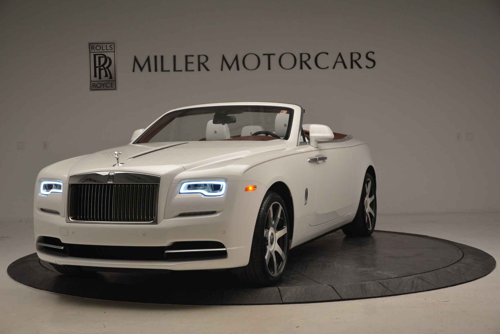 New 2017 Rolls-Royce Dawn for sale Sold at Bentley Greenwich in Greenwich CT 06830 1
