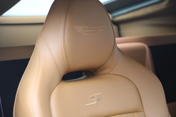 New 2026 Aston Martin Vantage S for sale $249,800 at Bentley Greenwich in Greenwich CT 06830 25