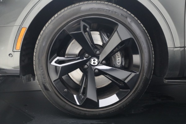Used 2022 Bentley Bentayga V8 for sale $151,900 at Bentley Greenwich in Greenwich CT 06830 14
