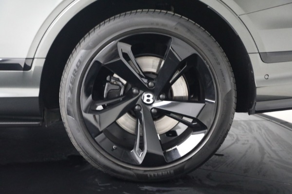 Used 2022 Bentley Bentayga V8 for sale $151,900 at Bentley Greenwich in Greenwich CT 06830 15
