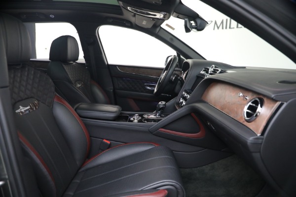 Used 2022 Bentley Bentayga V8 for sale $151,900 at Bentley Greenwich in Greenwich CT 06830 26