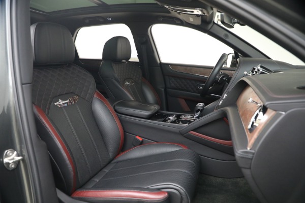 Used 2022 Bentley Bentayga V8 for sale $151,900 at Bentley Greenwich in Greenwich CT 06830 27