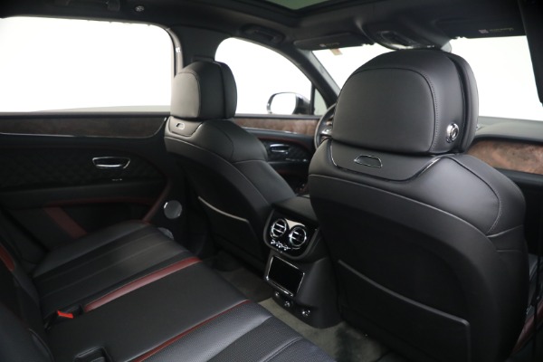Used 2022 Bentley Bentayga V8 for sale $151,900 at Bentley Greenwich in Greenwich CT 06830 28