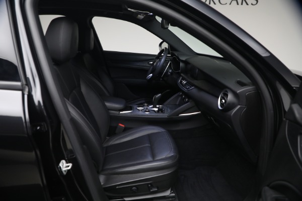 Used 2022 Alfa Romeo Stelvio Sprint for sale $24,900 at Bentley Greenwich in Greenwich CT 06830 16