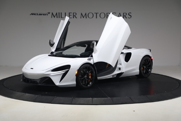 Used 2023 McLaren Artura for sale $184,900 at Bentley Greenwich in Greenwich CT 06830 14