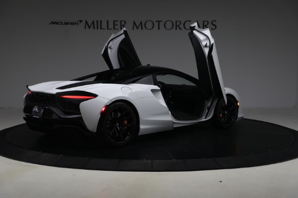 Used 2023 McLaren Artura for sale $184,900 at Bentley Greenwich in Greenwich CT 06830 18