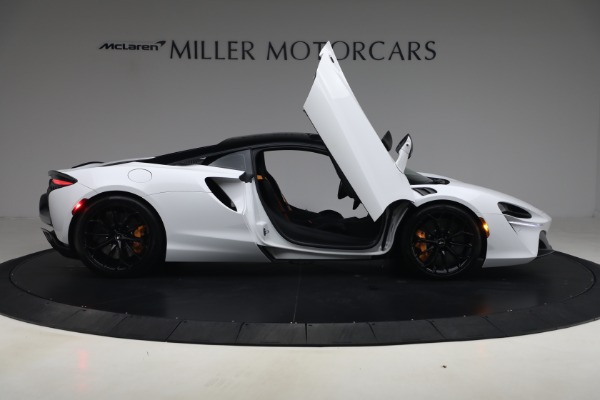 Used 2023 McLaren Artura for sale $184,900 at Bentley Greenwich in Greenwich CT 06830 20