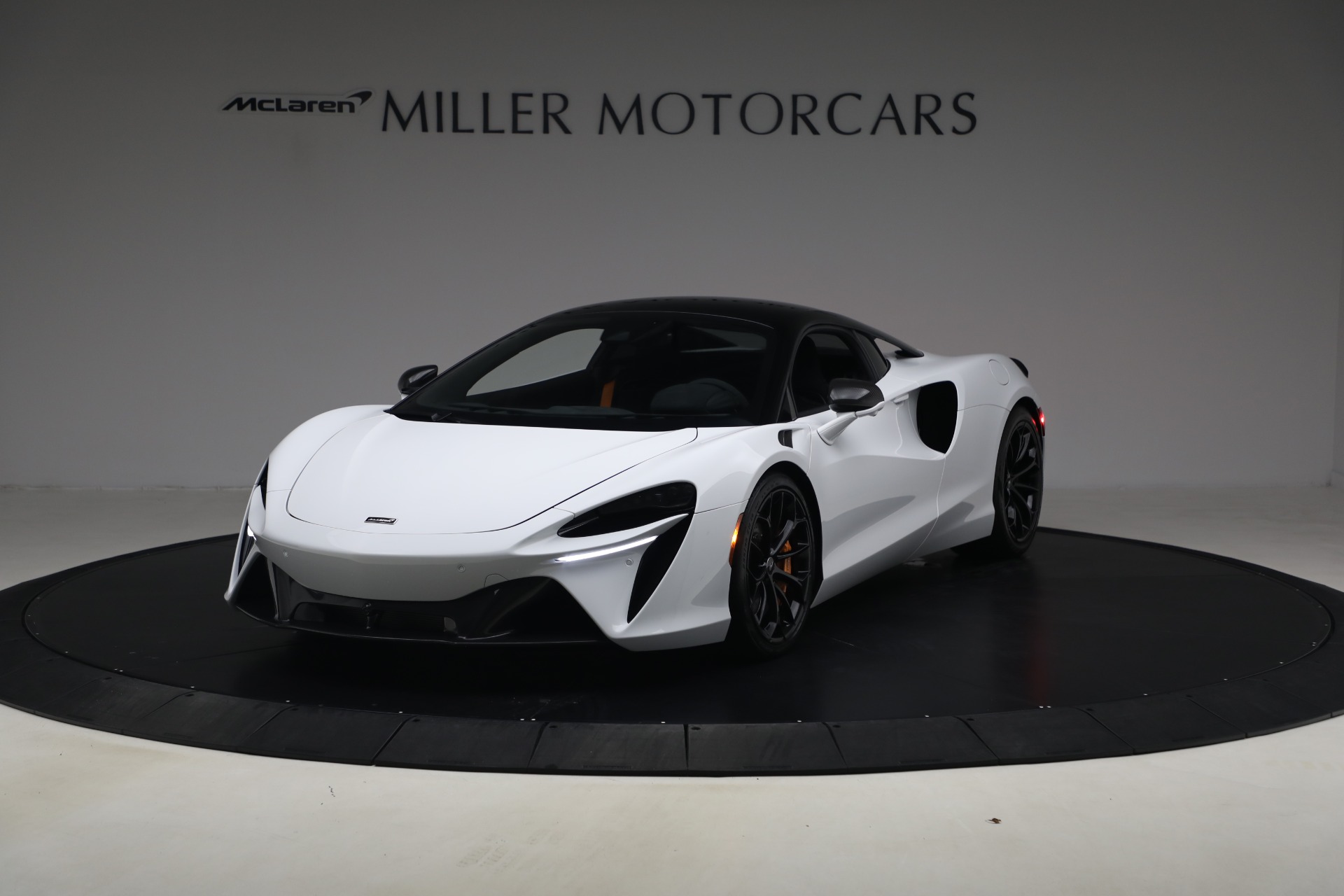 Used 2023 McLaren Artura for sale $184,900 at Bentley Greenwich in Greenwich CT 06830 1
