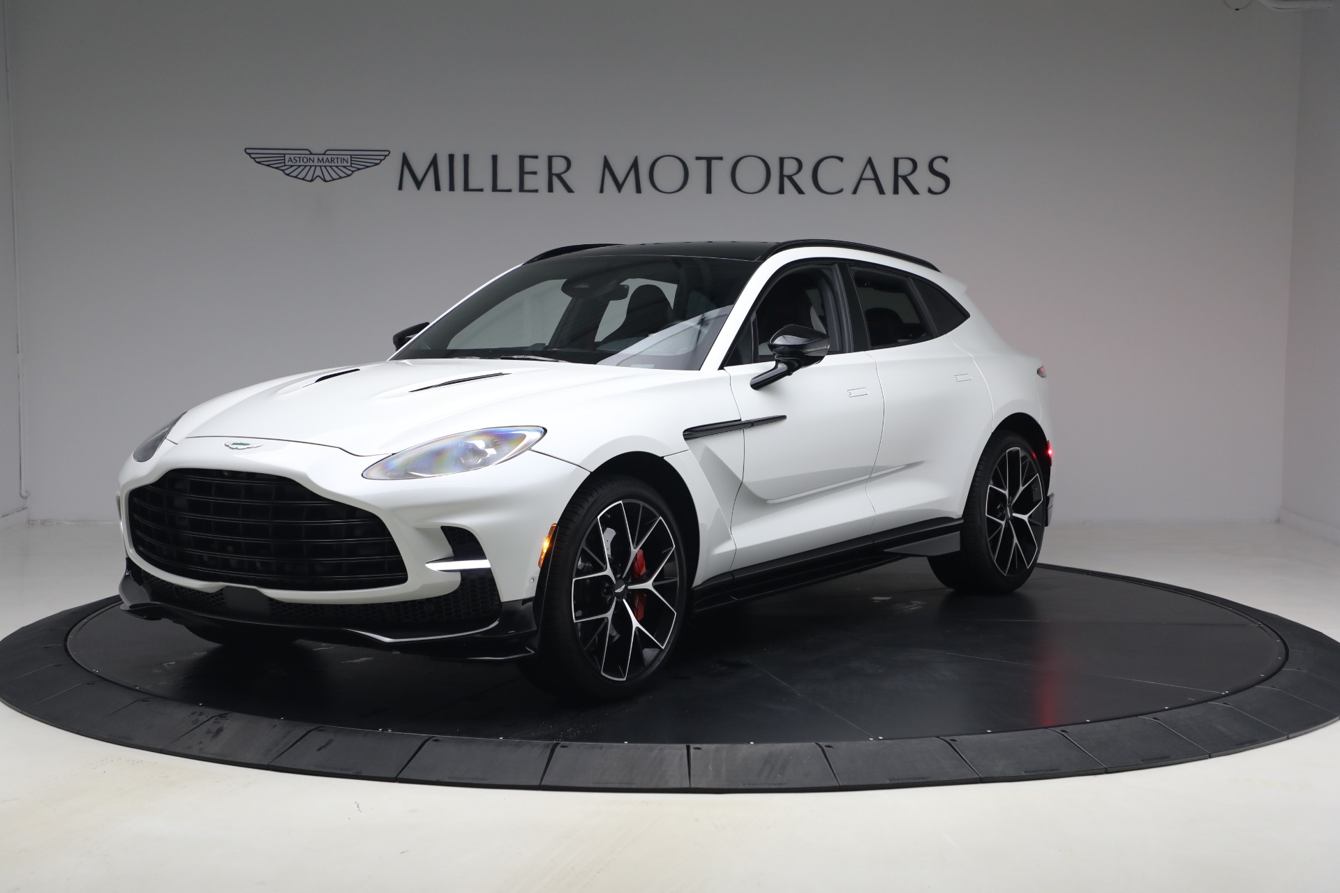 Used 2025 Aston Martin DBX 707 for sale $222,900 at Bentley Greenwich in Greenwich CT 06830 1