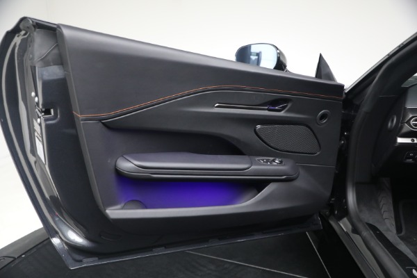 New 2026 Aston Martin Vantage S Roadster for sale $272,300 at Bentley Greenwich in Greenwich CT 06830 25