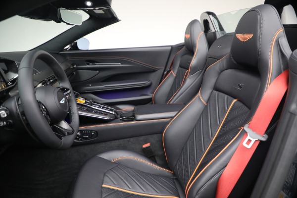 New 2026 Aston Martin Vantage S Roadster for sale $272,300 at Bentley Greenwich in Greenwich CT 06830 27