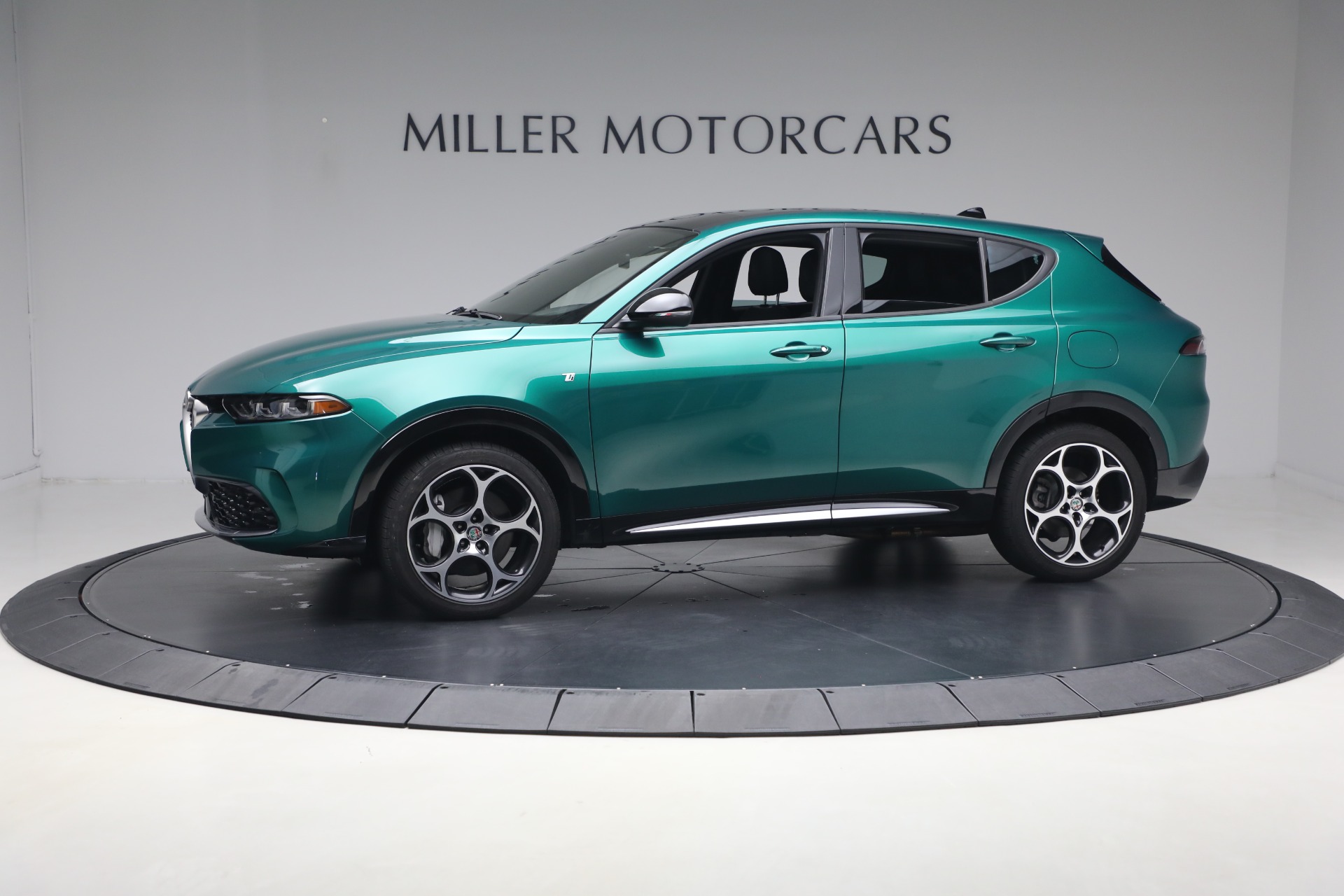 Used 2024 Alfa Romeo Tonale Hybrid Ti for sale $30,900 at Bentley Greenwich in Greenwich CT 06830 1