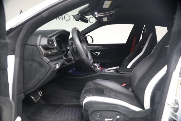 Used 2024 Lamborghini Urus Performante for sale $289,900 at Bentley Greenwich in Greenwich CT 06830 17