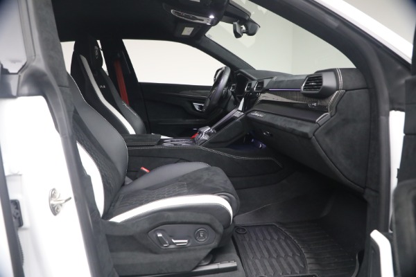 Used 2024 Lamborghini Urus Performante for sale $289,900 at Bentley Greenwich in Greenwich CT 06830 23