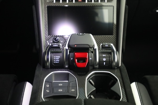 Used 2024 Lamborghini Urus Performante for sale $289,900 at Bentley Greenwich in Greenwich CT 06830 28