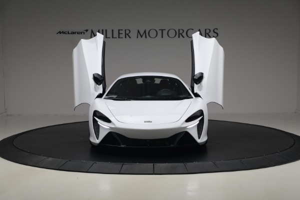 Used 2023 McLaren Artura TechLux for sale $164,900 at Bentley Greenwich in Greenwich CT 06830 13