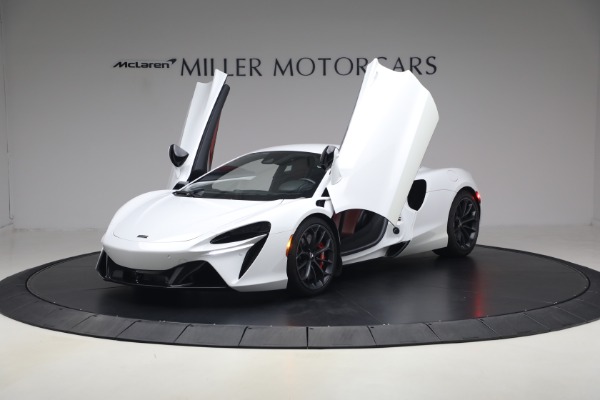 Used 2023 McLaren Artura TechLux for sale $164,900 at Bentley Greenwich in Greenwich CT 06830 14