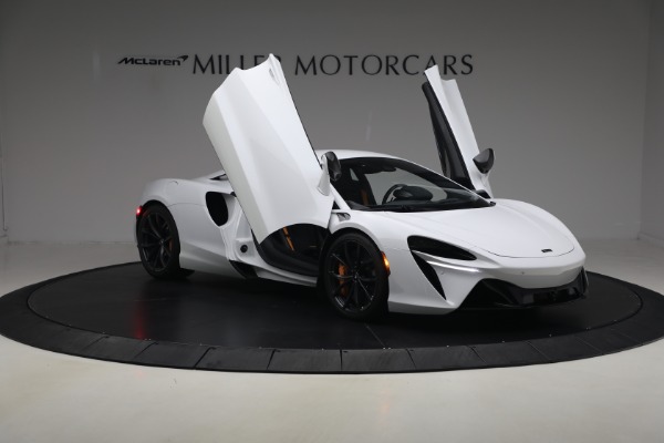 Used 2023 McLaren Artura Performance for sale $164,900 at Bentley Greenwich in Greenwich CT 06830 20