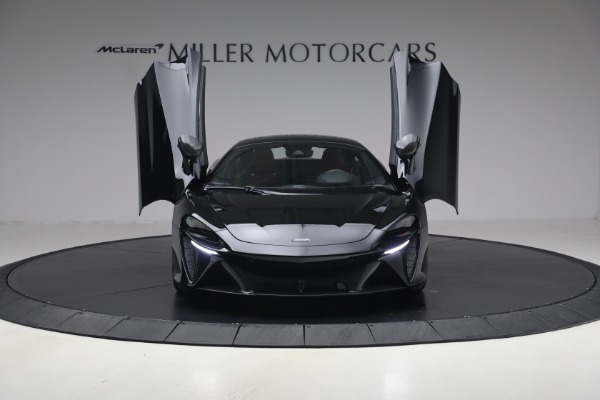 Used 2024 McLaren Artura TechLux for sale Call for price at Bentley Greenwich in Greenwich CT 06830 13