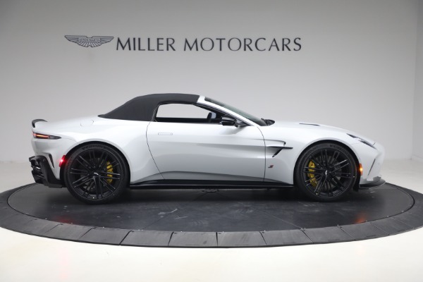 New 2026 Aston Martin Vantage S Roadster for sale $261,400 at Bentley Greenwich in Greenwich CT 06830 21