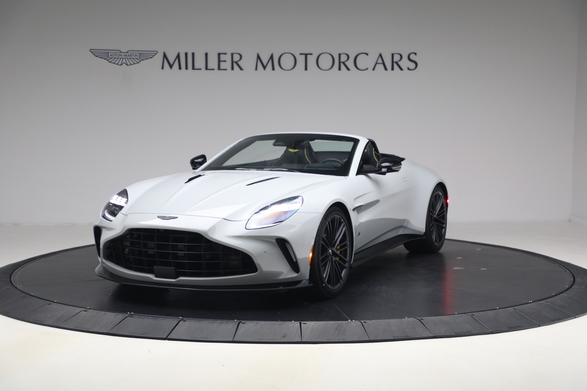 New 2026 Aston Martin Vantage S Roadster for sale $261,400 at Bentley Greenwich in Greenwich CT 06830 1