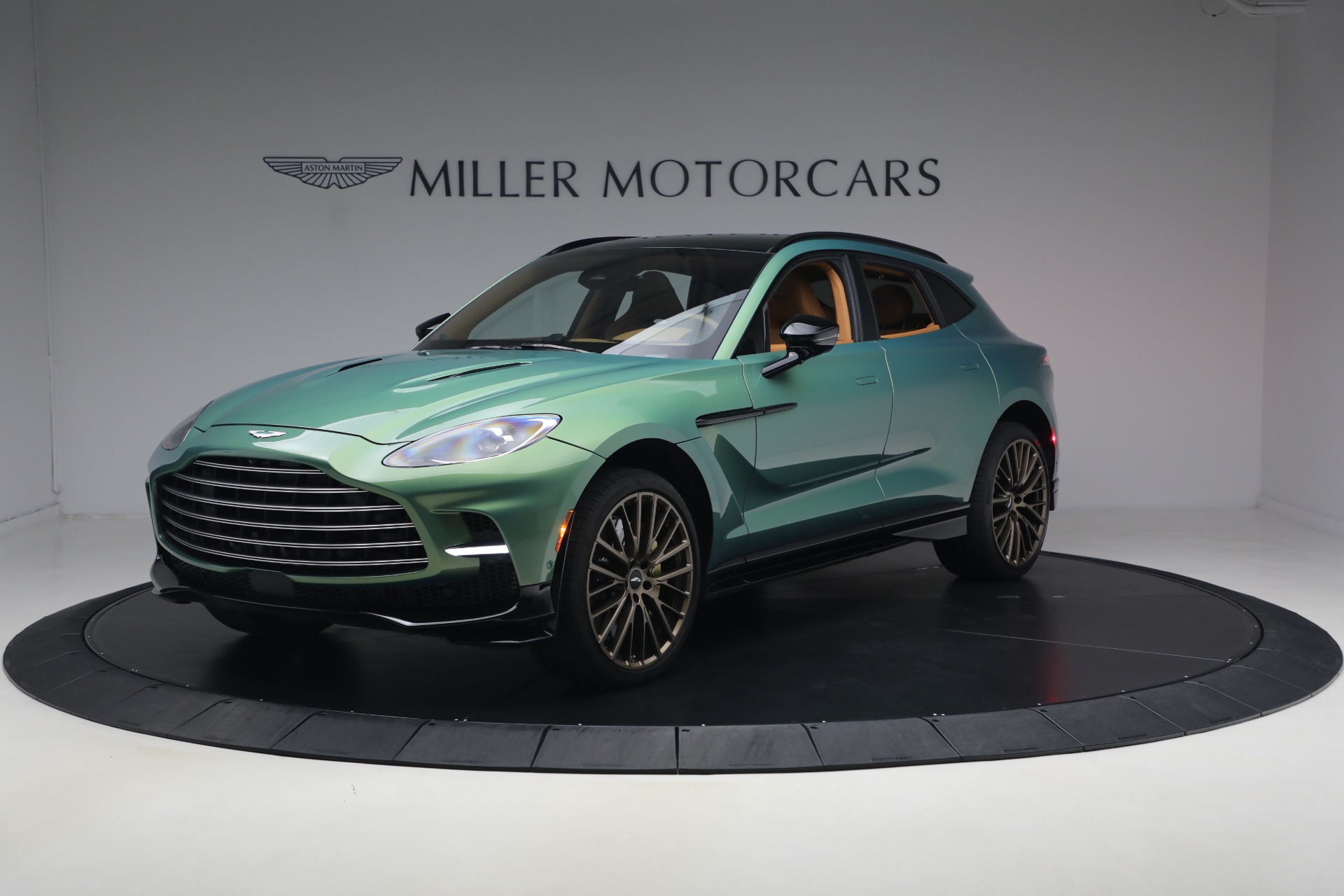 Used 2025 Aston Martin DBX 707 for sale $214,900 at Bentley Greenwich in Greenwich CT 06830 1