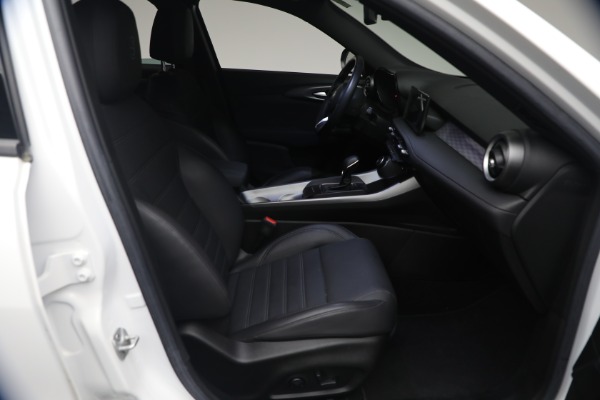 Used 2024 Alfa Romeo Tonale Hybrid Ti for sale $28,900 at Bentley Greenwich in Greenwich CT 06830 14