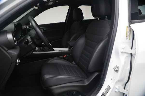 Used 2024 Alfa Romeo Tonale Hybrid Ti for sale $28,900 at Bentley Greenwich in Greenwich CT 06830 15