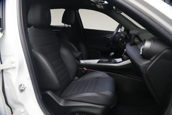 Used 2024 Alfa Romeo Tonale Hybrid Ti for sale $28,900 at Bentley Greenwich in Greenwich CT 06830 16