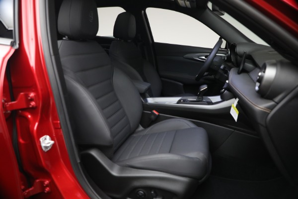 New 2026 Alfa Romeo Tonale Sprint for sale $46,935 at Bentley Greenwich in Greenwich CT 06830 17