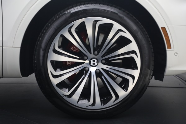 Used 2022 Bentley Bentayga V8 for sale $137,900 at Bentley Greenwich in Greenwich CT 06830 17