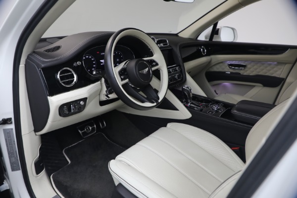 Used 2022 Bentley Bentayga V8 for sale $137,900 at Bentley Greenwich in Greenwich CT 06830 19