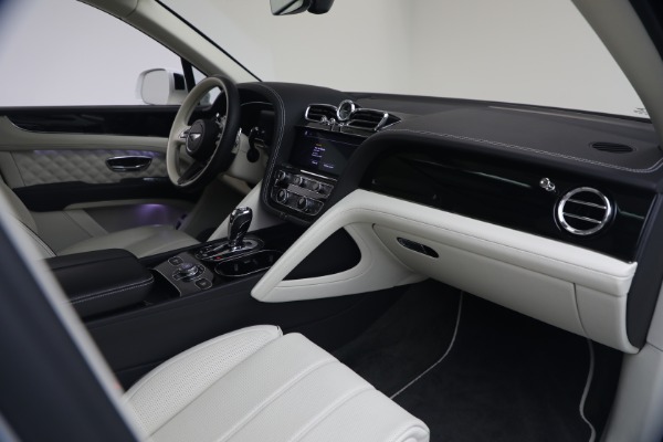 Used 2022 Bentley Bentayga V8 for sale $137,900 at Bentley Greenwich in Greenwich CT 06830 26