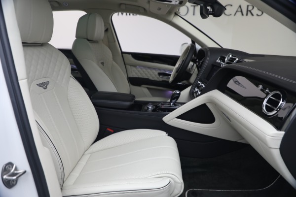 Used 2022 Bentley Bentayga V8 for sale $137,900 at Bentley Greenwich in Greenwich CT 06830 27