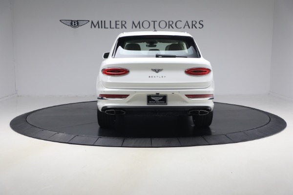 Used 2022 Bentley Bentayga V8 for sale $137,900 at Bentley Greenwich in Greenwich CT 06830 6