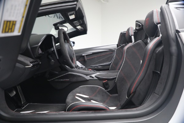 Used 2017 Lamborghini Centenario Roadster for sale $3,995,000 at Bentley Greenwich in Greenwich CT 06830 11